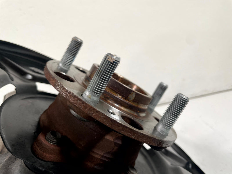 Load image into Gallery viewer, 2020-2025 KIA TELLURIDE AWD REAR RIGHT SPINDLE KNUCKLE W/ BEARING HUB # 112774

