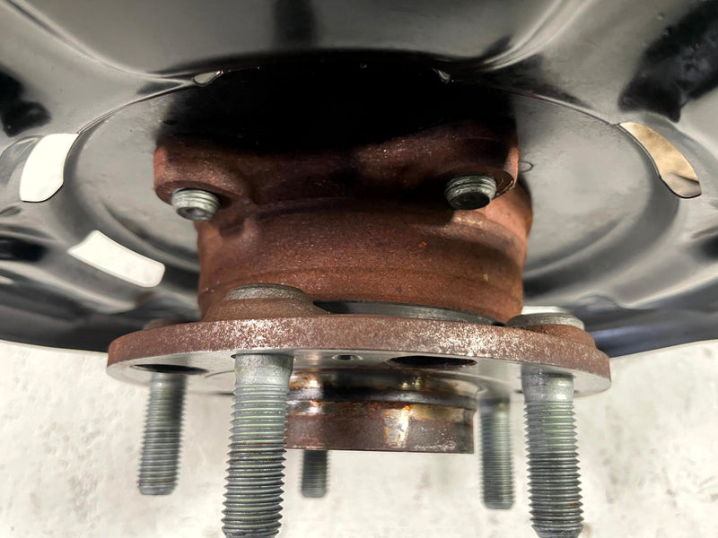 Load image into Gallery viewer, 2020-2025 KIA TELLURIDE AWD REAR RIGHT SPINDLE KNUCKLE W/ BEARING HUB # 112774
