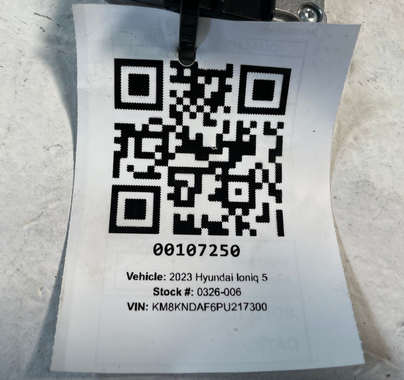 Load image into Gallery viewer, 2022-2024 HYUNDAI IONIQ 5 DRIVER ASSIST CONTROL MODULE UNIT W/ BRACKET # 107250
