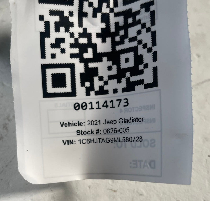 Load image into Gallery viewer, 2020 - 2026 JEEP GLADIATOR FRONT LEFT DRIVER SIDE STEERING WHEEL AIRBAG # 114173
