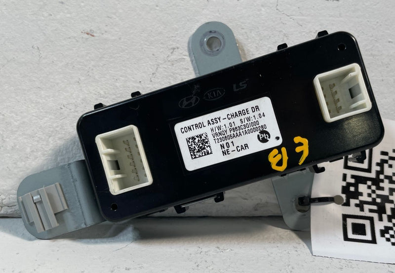 Load image into Gallery viewer, 2022-2024 HYUNDAI IONIQ 5 CHARGER DOOR CONTROL MODULE UNIT 863C3-GI000 # 107218
