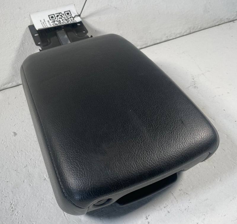 Load image into Gallery viewer, 2020 - 2026 JEEP GLADIATOR CENTER CONSOLE ARM REST LID COVER BLACK # 114161
