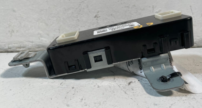 Load image into Gallery viewer, 2022-2024 HYUNDAI IONIQ 5 CHARGER DOOR CONTROL MODULE UNIT 863C3-GI000 # 107218
