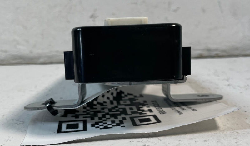 Load image into Gallery viewer, 2022-2024 HYUNDAI IONIQ 5 CHARGER DOOR CONTROL MODULE UNIT 863C3-GI000 # 107218

