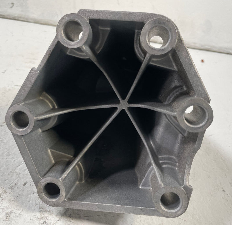 Load image into Gallery viewer, 19-26 GENESIS G70 RWD FRONT LEFT DRIVER ENGINE MOTOR MOUNT BRACKET 3.3L # 110059
