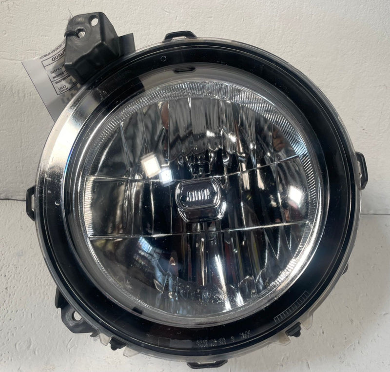 Load image into Gallery viewer, 2020 - 2026 JEEP GLADIATOR FRONT RIGHT SIDE HALOGEN HEAD LIGHT LAMP # 114176
