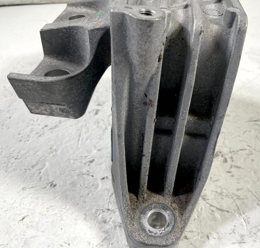 2025-2026 CHEVROLET EQUINOX FWD LEFT DRIVER SIDE MOUNT SUPPORT BRACKET