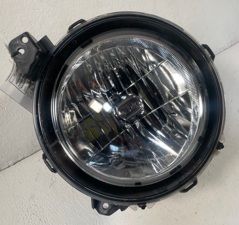 Load image into Gallery viewer, 2020 - 2026 JEEP GLADIATOR FRONT RIGHT SIDE HALOGEN HEAD LIGHT LAMP # 114176
