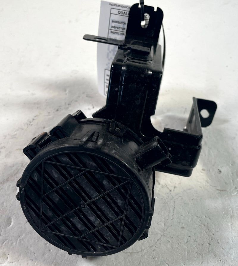 Load image into Gallery viewer, 2024-2026 HONDA PROLOGUE REAR PEDESTRIAN SOUND ALERT SPEAKER W/ BRACKET #114245
