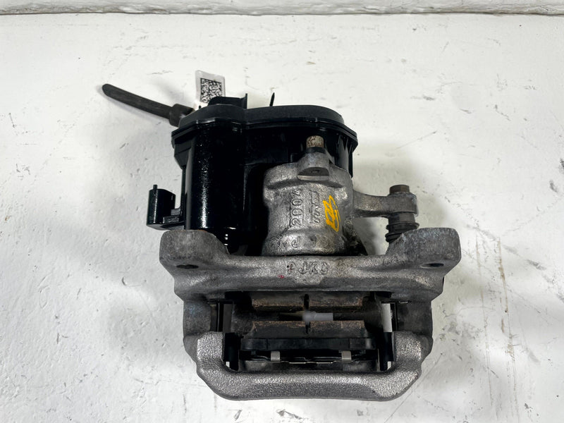 Load image into Gallery viewer, 2025 - 2026 CHEVROLET EQUINOX REAR LEFT DRIVER SIDE DISC BRAKE CALIPER # 111353

