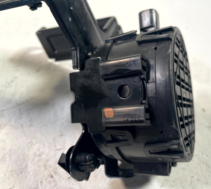 Load image into Gallery viewer, 2024-2026 HONDA PROLOGUE REAR PEDESTRIAN SOUND ALERT SPEAKER W/ BRACKET #114245
