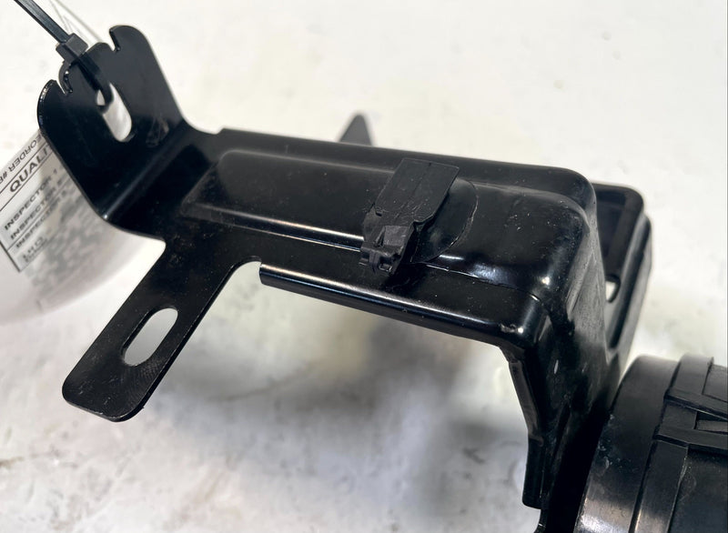 Load image into Gallery viewer, 2024-2026 HONDA PROLOGUE REAR PEDESTRIAN SOUND ALERT SPEAKER W/ BRACKET #114245
