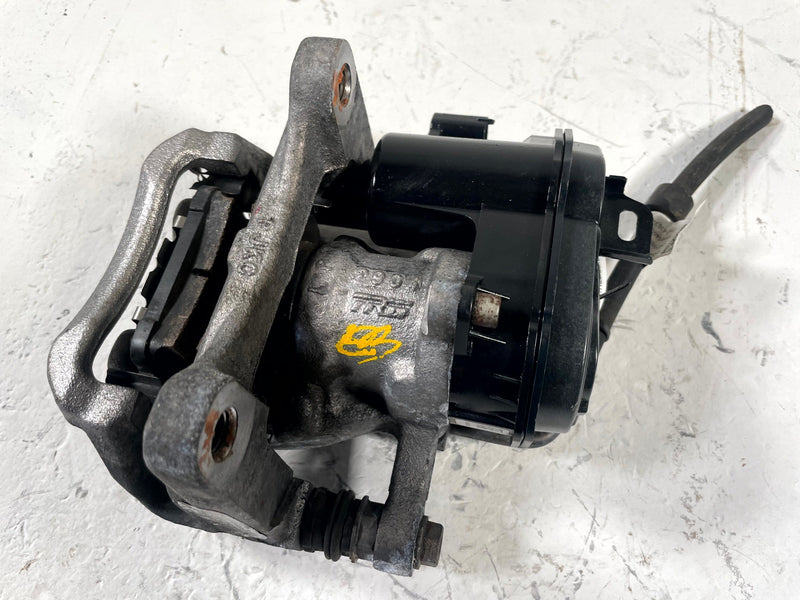 Load image into Gallery viewer, 2025 - 2026 CHEVROLET EQUINOX REAR LEFT DRIVER SIDE DISC BRAKE CALIPER # 111353
