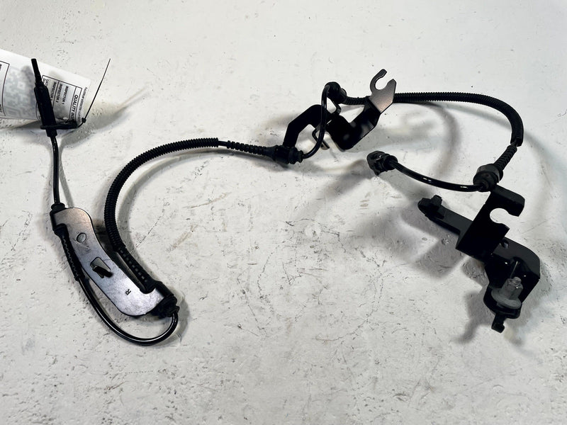 Load image into Gallery viewer, 2024 - 2026 HONDA PROLOGUE FRONT RIGHT SIDE WHEEL SPEED ABS SENSOR # 114215
