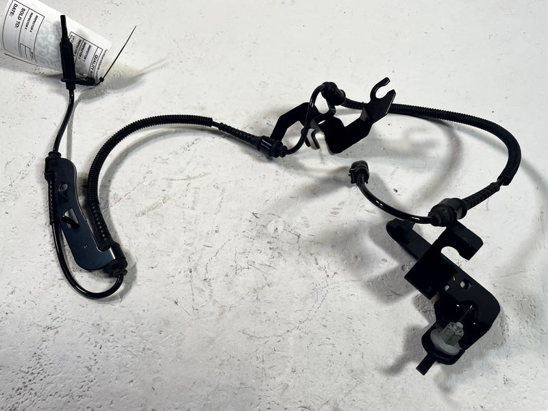Load image into Gallery viewer, 2024 - 2026 HONDA PROLOGUE FRONT RIGHT SIDE WHEEL SPEED ABS SENSOR # 114215
