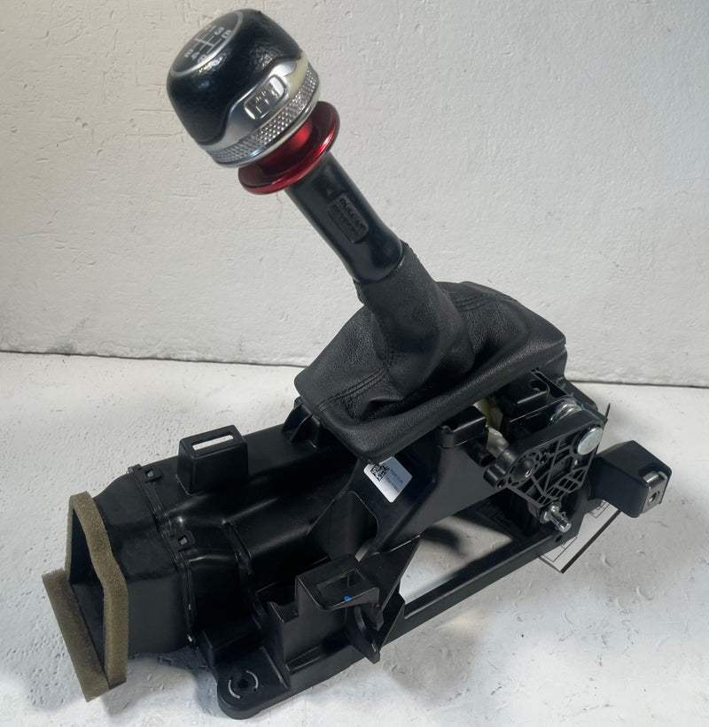 Load image into Gallery viewer, 2020 - 2023 JEEP GLADIATOR MANUAL TRANSMISSION SHIFTER ASSEMBLY 3.6L # 114168
