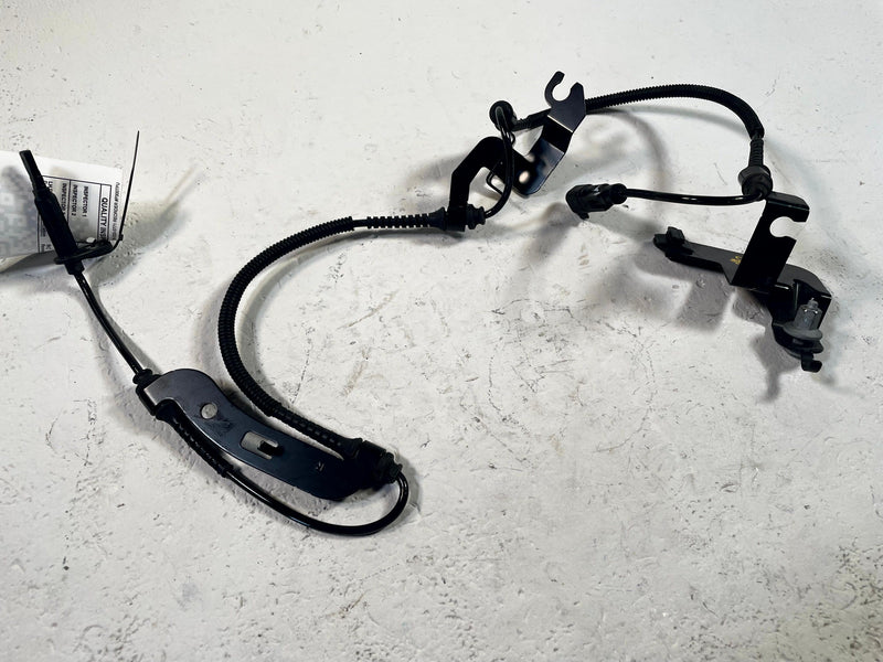 Load image into Gallery viewer, 2024 - 2026 HONDA PROLOGUE FRONT RIGHT SIDE WHEEL SPEED ABS SENSOR # 114215
