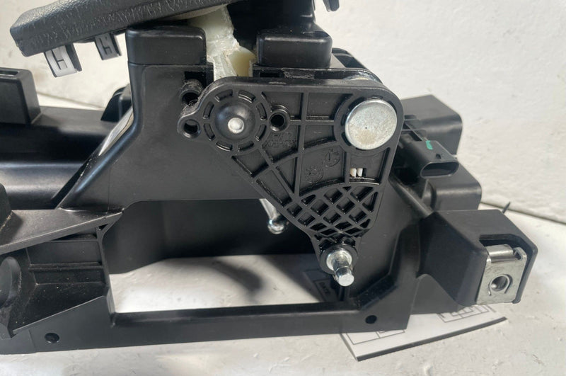 Load image into Gallery viewer, 2020 - 2023 JEEP GLADIATOR MANUAL TRANSMISSION SHIFTER ASSEMBLY 3.6L # 114168
