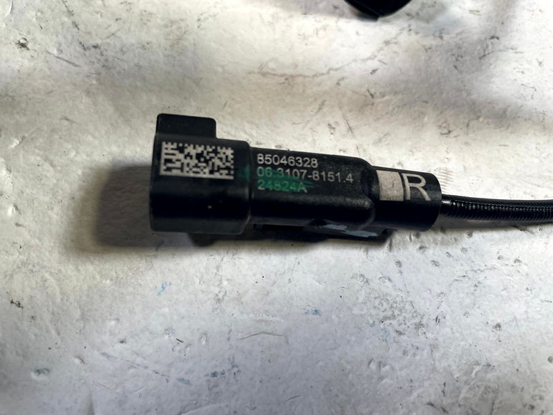 Load image into Gallery viewer, 2024 - 2026 HONDA PROLOGUE FRONT RIGHT SIDE WHEEL SPEED ABS SENSOR # 114215

