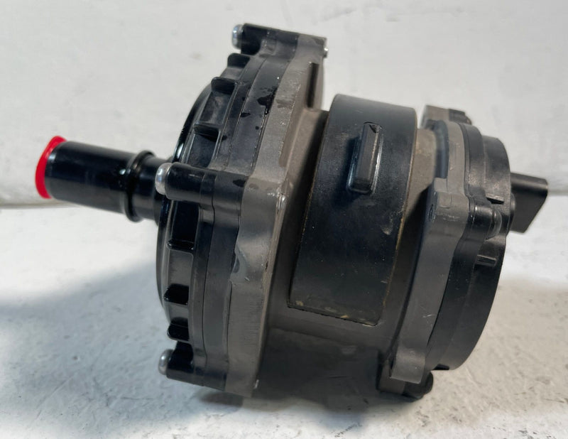 Load image into Gallery viewer, 2022-2024 HYUNDAI IONIQ 5 AWD ENGINE MOTOR AUXILIARY WATER COOLANT PUMP # 107239
