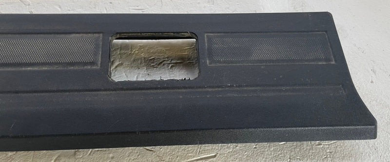 Load image into Gallery viewer, 19-26 CHEVROLET SILVERADO 1500 REAR RIGHT PICK UP BOX UPPER MOLDING PANEL 109462
