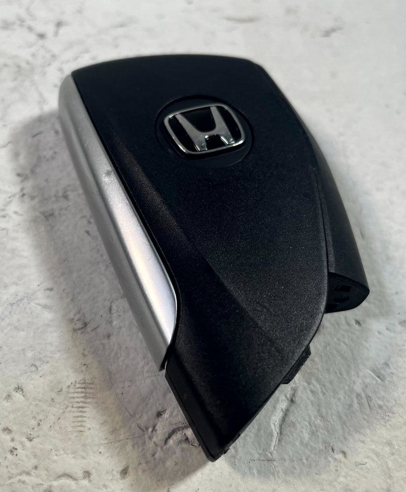 Load image into Gallery viewer, 2024 - 2026 HONDA PROLOGUE SMART KEYLESS ENTRY REMOTE KEY FOB PAIR # 114243
