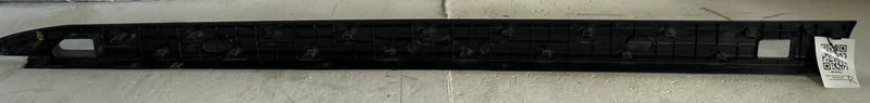 Load image into Gallery viewer, 19-26 CHEVROLET SILVERADO 1500 REAR RIGHT PICK UP BOX UPPER MOLDING PANEL 109462
