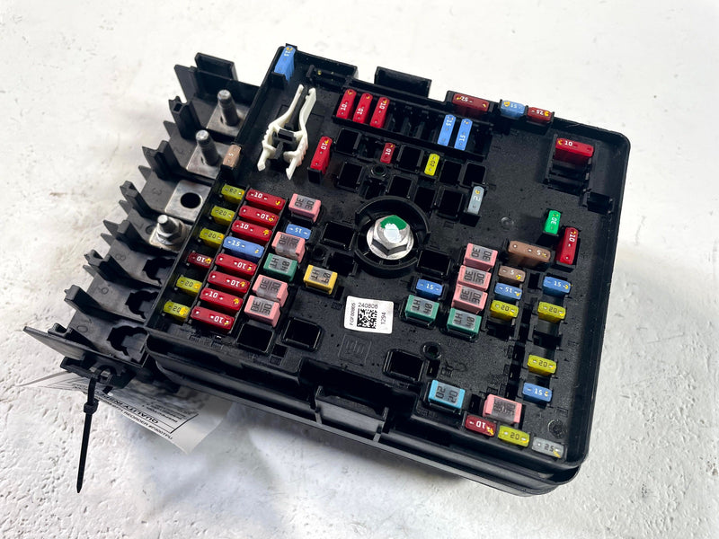 Load image into Gallery viewer, 2024 HONDA PROLOGUE FUSE RELAY JUNCTION POWER DISTRIBUTION BOX BLOCK # 114237

