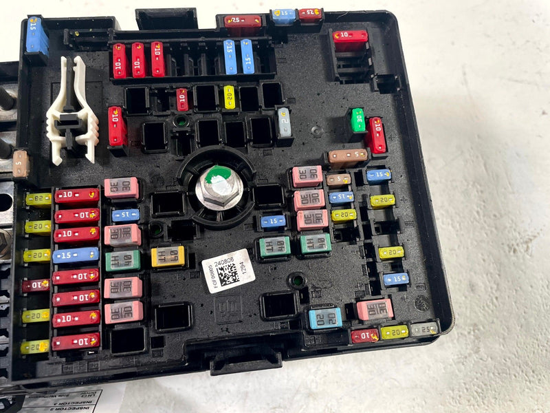 Load image into Gallery viewer, 2024 HONDA PROLOGUE FUSE RELAY JUNCTION POWER DISTRIBUTION BOX BLOCK # 114237
