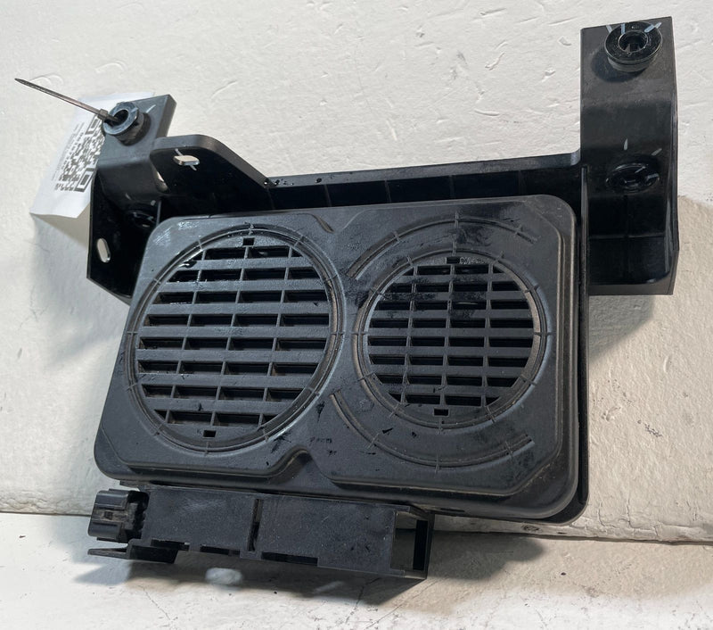 Load image into Gallery viewer, 2022-2024 HYUNDAI IONIQ 5 VEHICLE SOUND ALERT SPEAKER ASSEMBLY # 107209
