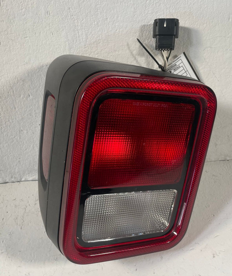 Load image into Gallery viewer, 2020-2026 JEEP GLADIATOR REAR LEFT DRIVER SIDE TAILLIGHT LAMP 68336577AF #114180
