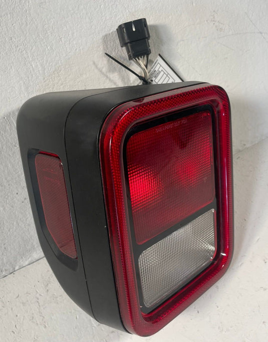 2020-2026 JEEP GLADIATOR REAR LEFT DRIVER SIDE TAILLIGHT LAMP 68336577AF