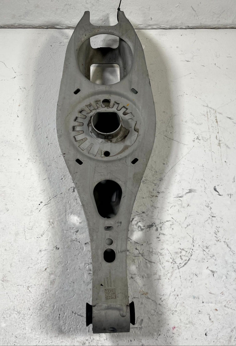 Load image into Gallery viewer, 21-26 CHEVROLET EQUINOX REAR RIGHT SIDE LOWER CONTROL ARM SPRING PERCH 111358
