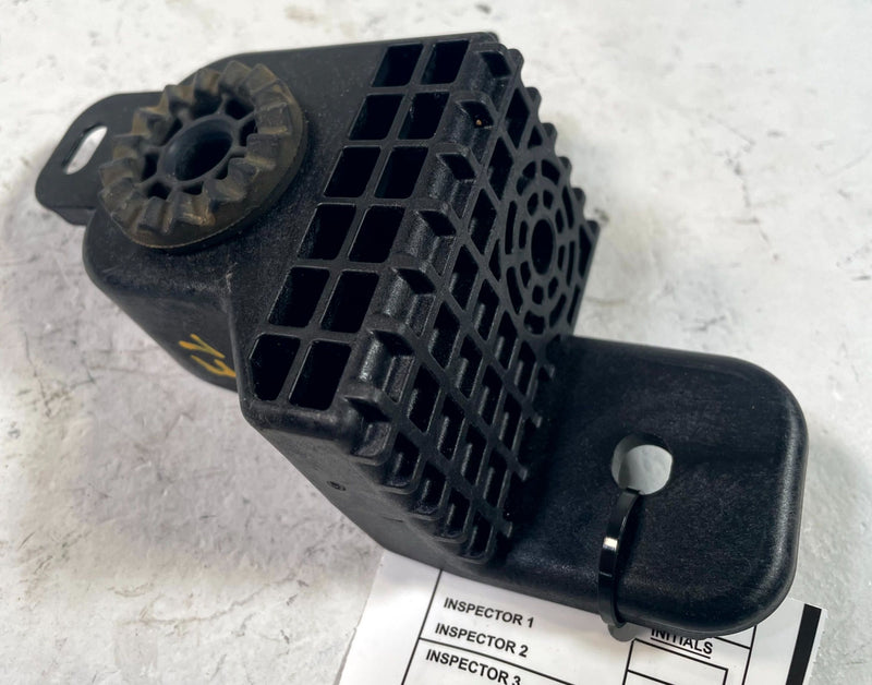 Load image into Gallery viewer, 2024-2026 HONDA PROLOGUE FRONT LEFT UPPER RADIATOR FAN SUPPORT BRACKET # 114225
