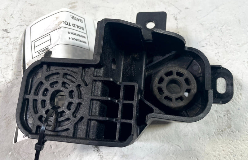 Load image into Gallery viewer, 2024-2026 HONDA PROLOGUE FRONT LEFT UPPER RADIATOR FAN SUPPORT BRACKET # 114225
