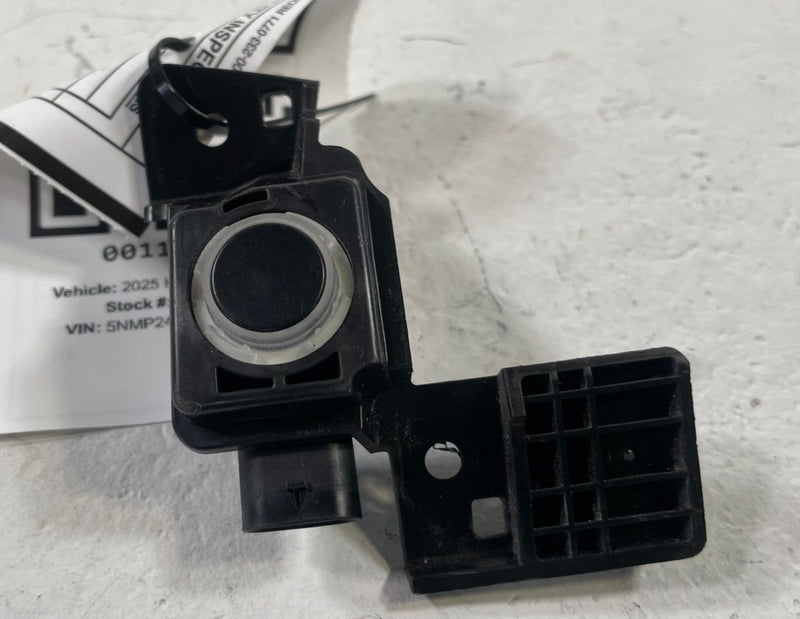 Load image into Gallery viewer, 2024 - 2026 HYUNDAI SANTA FE REAR PARK PARKING ASSIST RADAR SENSOR # 112816
