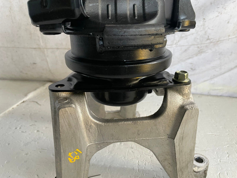 Load image into Gallery viewer, 2022 - 2026 ACURA MDX ENGINE MOTOR REAR MOUNT SUPPORT BRACKET 3.5L # 111976
