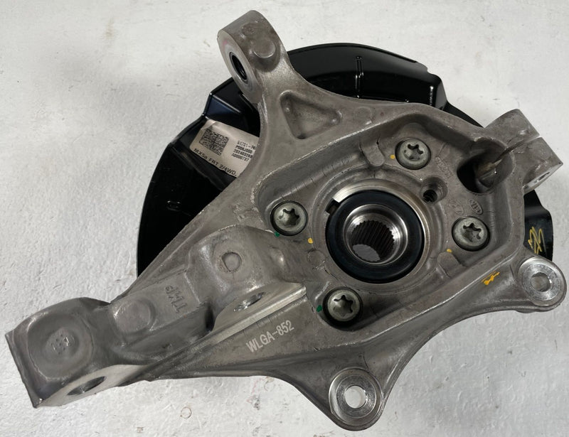 Load image into Gallery viewer, 2021-2025 HYUNDAI SANTA FE FRONT RIGHT SIDE SPINDLE KNUCKLE W/BEARING HUB 108675
