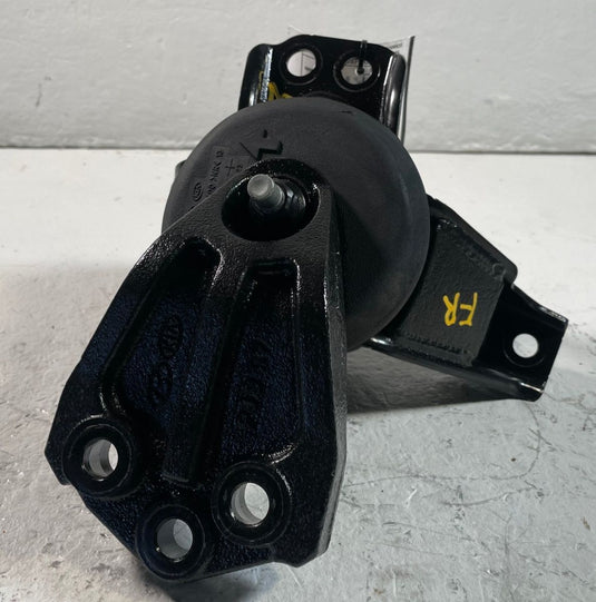 2020-2025 HYUNDAI PALISADE FRONT RIGHT SIDE ENGINE MOUNT SUPPORT BRACKET