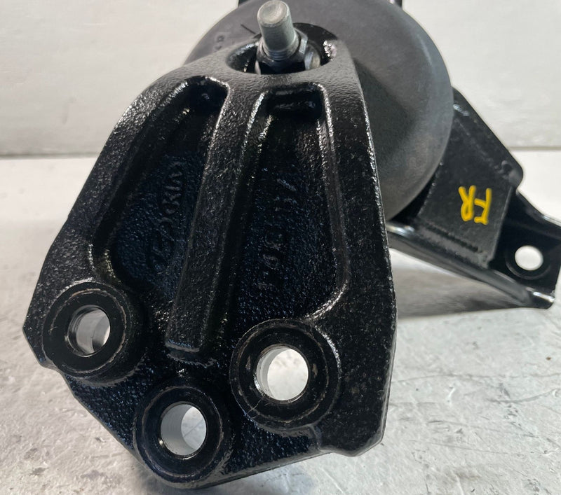 Load image into Gallery viewer, 2020-2025 HYUNDAI PALISADE FRONT RIGHT SIDE ENGINE MOUNT SUPPORT BRACKET #109487
