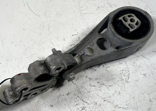 25-26 CHEVROLET EQUINOX FWD AUTO TRANSMISSION MOUNT LOWER BRACKET ASSY