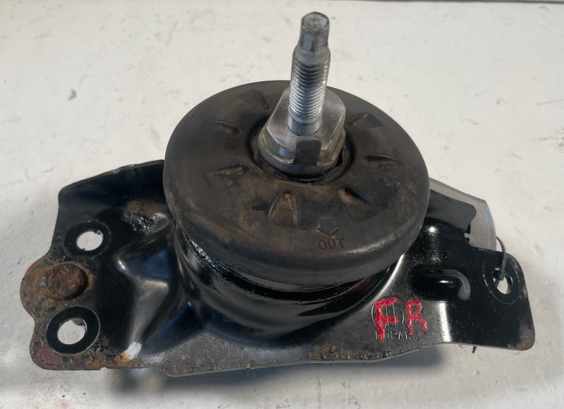 Load image into Gallery viewer, 2020 - 2026 JEEP GLADIATOR FRONT RIGHT SIDE ENGINE MOUNT ISOLATOR 3.6L # 114142
