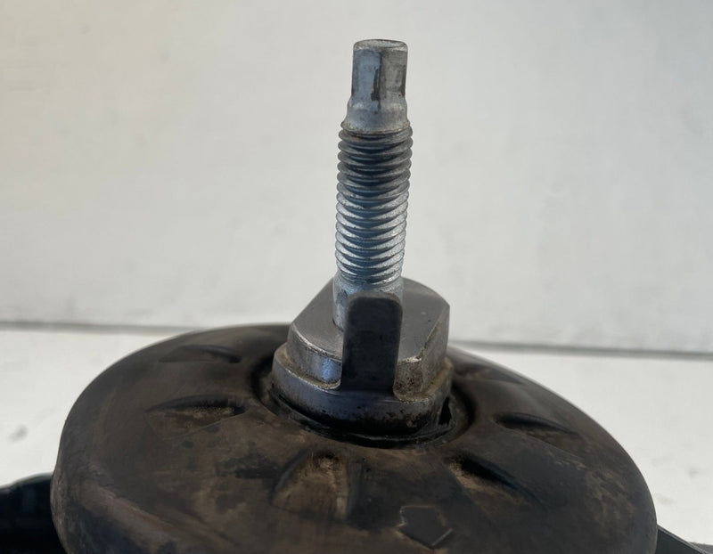 Load image into Gallery viewer, 2020 - 2026 JEEP GLADIATOR FRONT RIGHT SIDE ENGINE MOUNT ISOLATOR 3.6L # 114142
