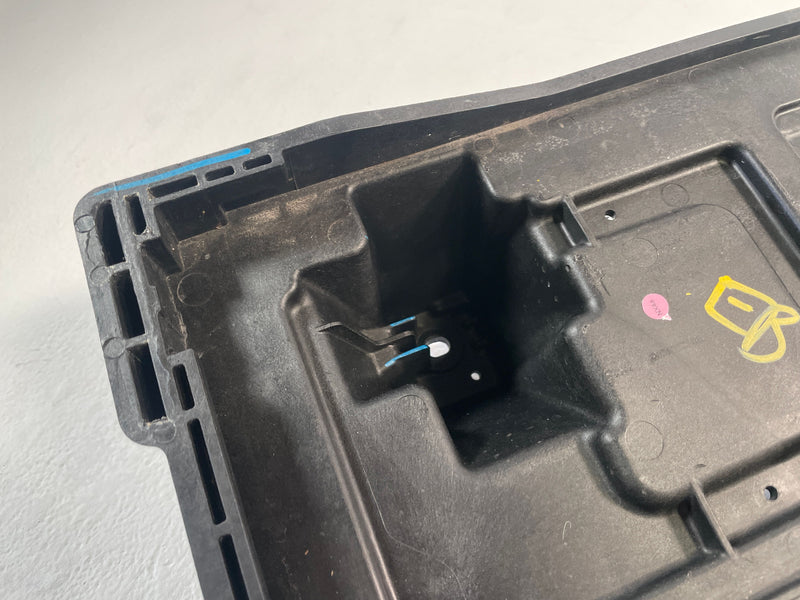 Load image into Gallery viewer, 2022-2025 HYUNDAI TUCSON BATTERY TRAY HOLDER BOX SUPPORT BRACKET BLACK # 106048
