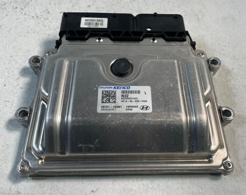 Load image into Gallery viewer, 22-24 HYUNDAI IONIQ 5 SEL ENGINE &amp; DOOR FLUSH CONTROL MODULE W/ KEY FOB # 107221
