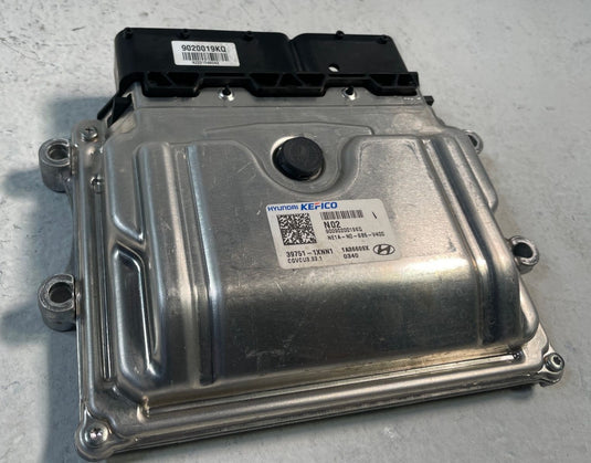 22-24 HYUNDAI IONIQ 5 SEL ENGINE & DOOR FLUSH CONTROL MODULE W/ KEY FOB