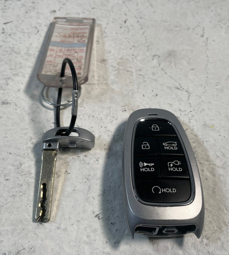 Load image into Gallery viewer, 22-24 HYUNDAI IONIQ 5 SEL ENGINE &amp; DOOR FLUSH CONTROL MODULE W/ KEY FOB # 107221
