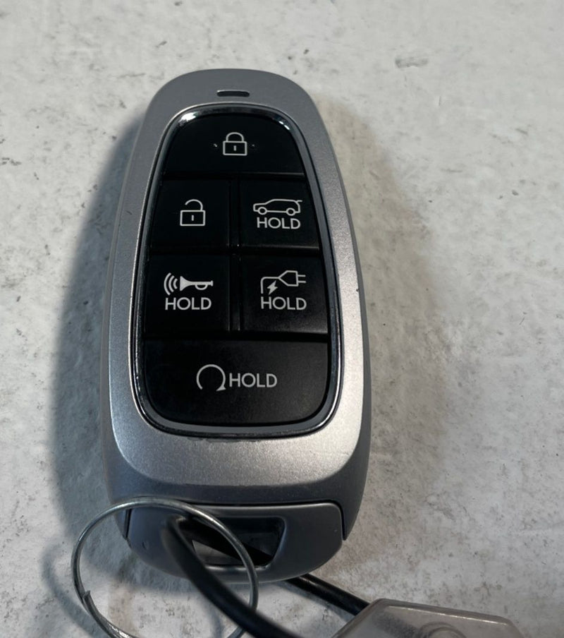 Load image into Gallery viewer, 22-24 HYUNDAI IONIQ 5 SEL ENGINE &amp; DOOR FLUSH CONTROL MODULE W/ KEY FOB # 107221

