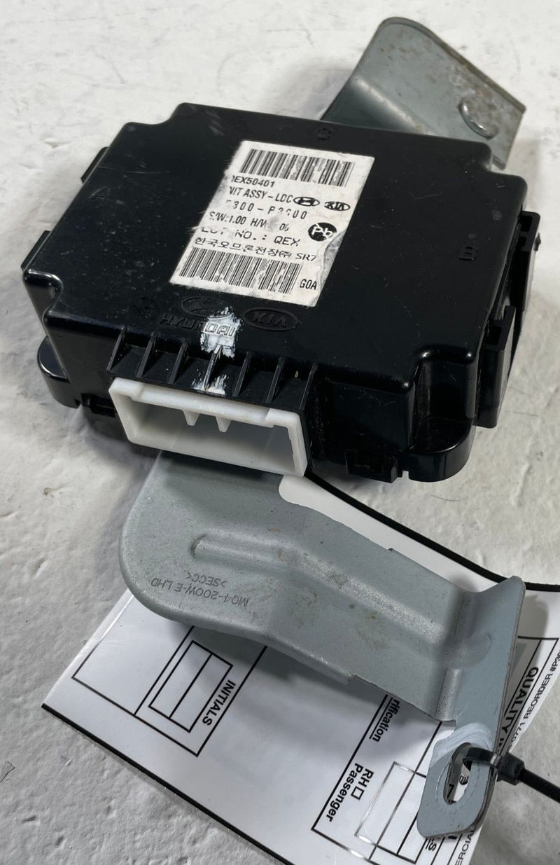 Load image into Gallery viewer, 2021 - 2025 KIA SORENTO POWER INVENTER CONVERTER CONTROL MODULE UNIT # 110096
