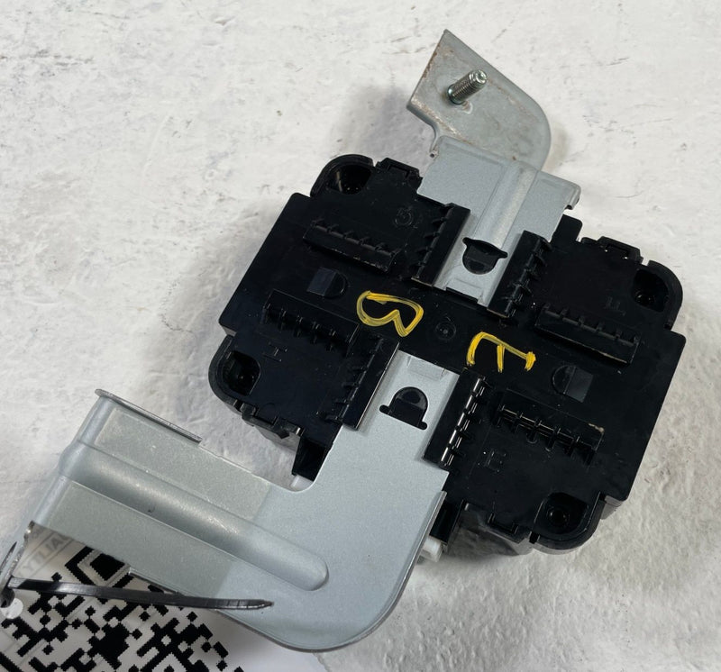 Load image into Gallery viewer, 2021 - 2025 KIA SORENTO POWER INVENTER CONVERTER CONTROL MODULE UNIT # 110096
